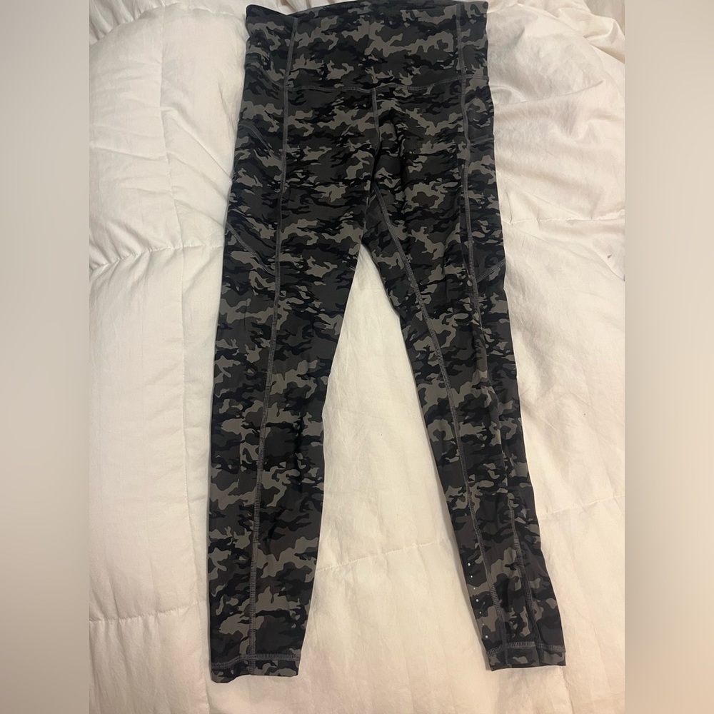 CRZ Yoga used Camo print leggings size M …Price is listed…OBO!